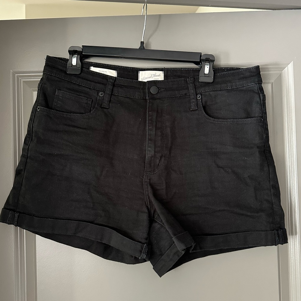 Universal Thread Women’s Black Jean Shorts Size 14
